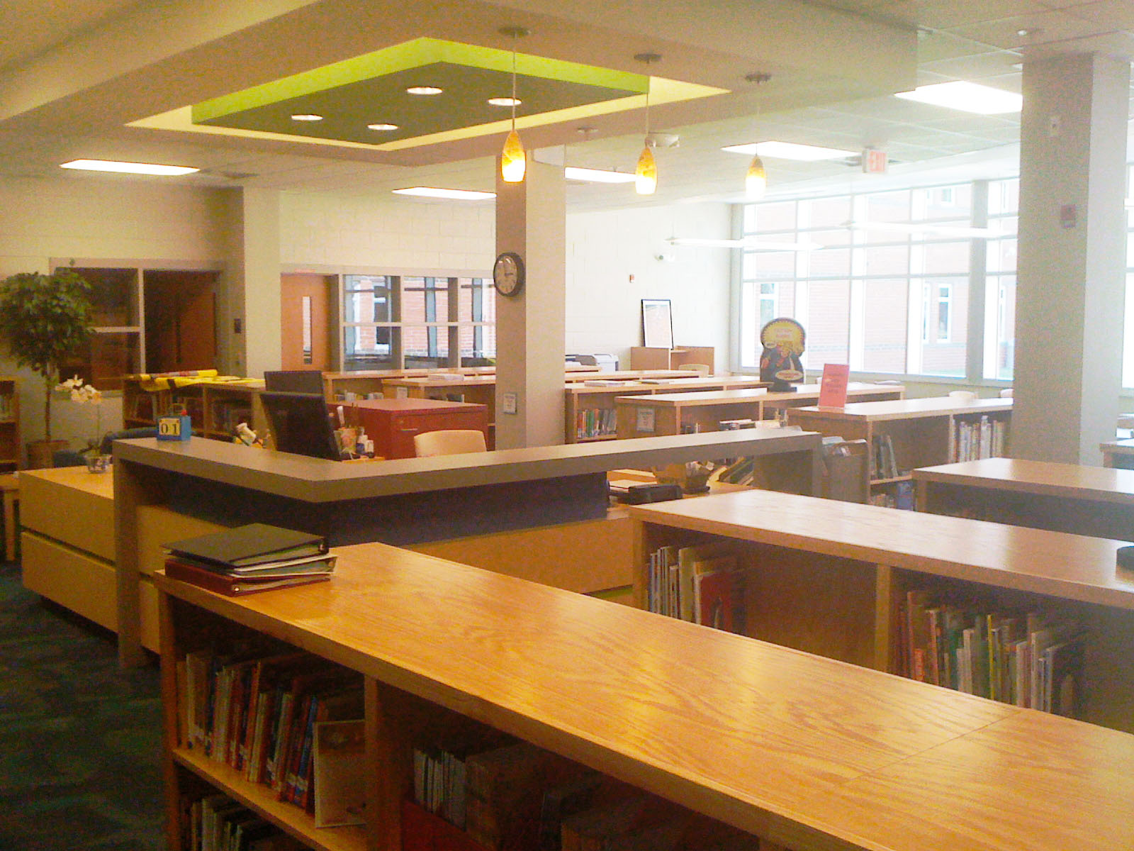 Haut gap outlet school